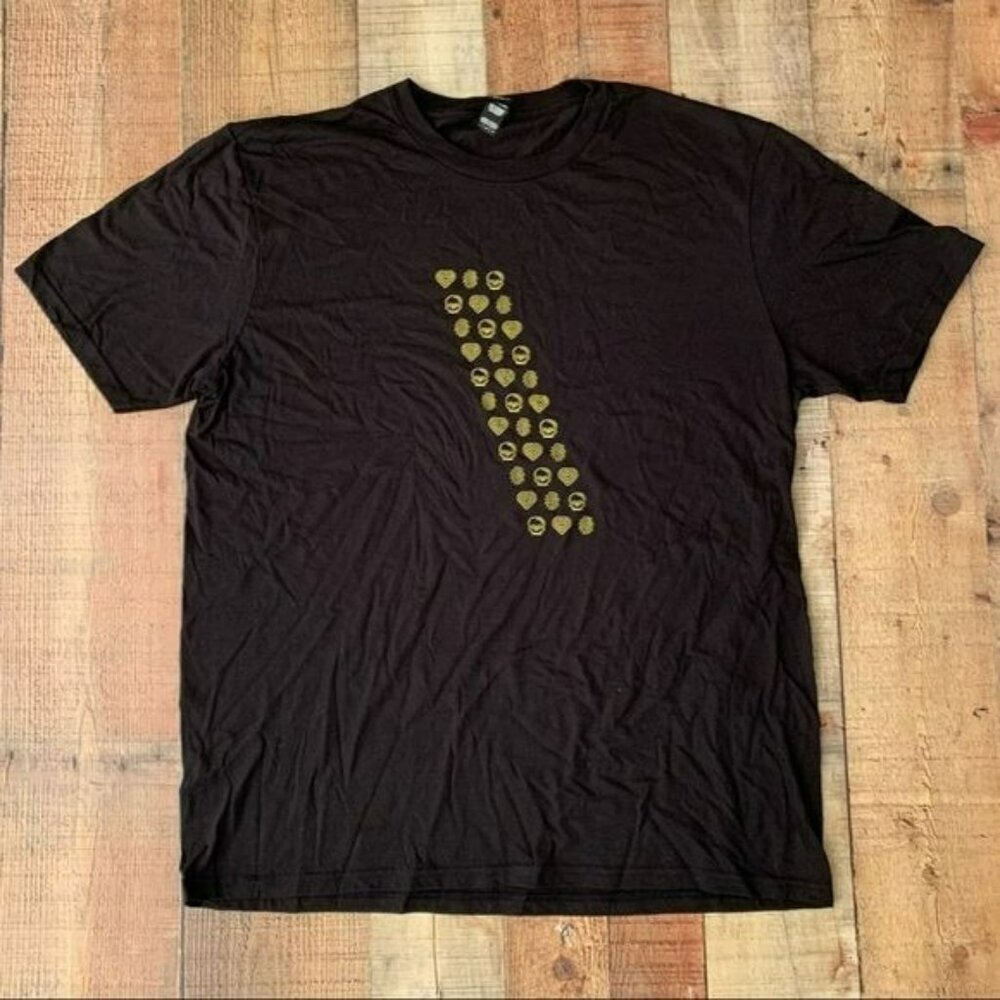 Perfect tri district skulls hearts fingerprints short sleeve t-shirt - L